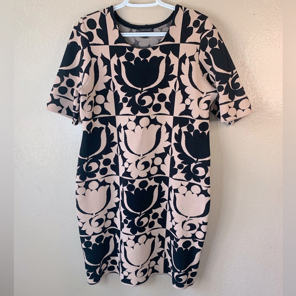 Ann Taylor Modern Tulip Print Viscose Blend Short Sleeve Midi Dress Size L